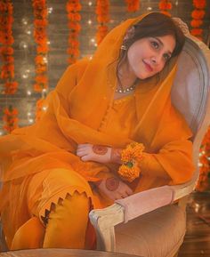 Eid Dresses Pakistani, Eid Dress Ideas, Indian Fashion Modern, Pakistani Actress Dresses, Hina Altaf, Design Kurta, Simple Dress Casual, Eid Dress, Anita Dongre