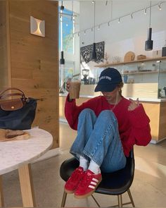 Red Adidas Outfit, Red Sneakers Outfit, Adidas Gazelle Outfit, Red Sweater Outfit, Oversized Red Sweater, Looks Adidas, Look Winter, Samba Outfit