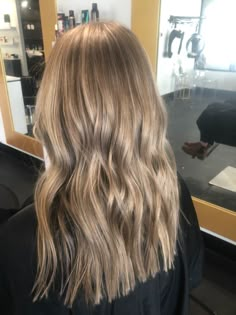 Melted Blonde Hair Balayage, Dark Blonde Medium Hair, Dirty Blonde Ashy Hair, Soft Bronde Haircolor, Dimensional Bronde Haircolor, Dirty Blonde Babylights, Sand Blonde Highlights, Dark Blonde With Babylights, Cool Toned Dirty Blonde Hair