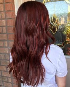 Chestnut Red Hair, Redish Brown Hair, Brownish Red Hair, Red Hair Looks, Wine Hair, Red Hair Inspo, Cherry Hair, Brown Hair Inspo, Dyed Red Hair