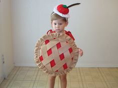 Enfants Costume Costume Childrens tarte par TheCostumeCafe sur Etsy Thanksgiving Photo Props, Pasteles Halloween, Childrens Halloween Costumes, Halloween Infantil, Thanksgiving Photos, Baby Kostüm, Food Costumes, Costumes For Teens, Pumpkin Costume