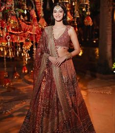 Maroon Bridal Lehenga, Maroon Lehenga, Radhika Merchant, Anant Ambani, Lehenga Choli Online, Bridal Lehenga Choli, Pakistani Bridal Wear, Bride Clothes, Pakistani Bridal