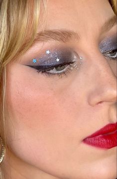 1989 Makeup Looks Taylor Swift, Taylor Swift Eyeshadow Looks, Midnight Taylor Swift Makeup, Taylor Swift Midnights Era Makeup, Taylor Swift Makeup 1989, Midnights Taylor Swift Makeup Ideas, Taylor Swift Midnights Inspired Makeup, Midnights Taylor Swift Eye Makeup, Taylor Swift Midnights Makeup Look