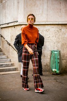 Emerging Designers Fashion, Tennis Shoes Outfit, Fashion Week 2018, Paris Fashion Week Street Style, Street Style Paris