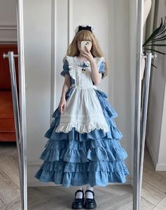 Blue Lolíta Dress, Alice In Wonderland Style Clothes, Alice In Wonderland Dress Aesthetic, Alice Cosplay Wonderland, Alice In Wonderland Themed Dress, Alice In Wonderland Dresses, Alice In Wonderland Outfit Aesthetic, Alice And Wonderland Outfits, Alice In Wonderland Themed Outfits