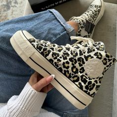 Cool Converse, Pretty Sneakers, Winter Lookbook, Future Outfit, Aesthetic Shoes, Swag Shoes