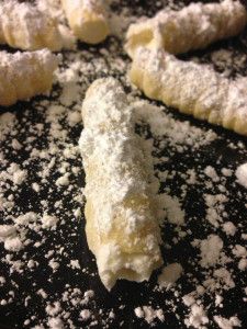 powdered sugar sprinkled on top of pastries