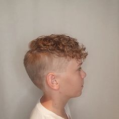 Kampaaja Soile (@soileshair) • Instagram photos and videos Curly Hair Shaved Side, Shaved Curly Hair, Hair Shaved Sides, Side Curly Hairstyles, Shaved Side Hairstyles, Curly Haircuts, Side Hairstyles, Boys With Curly Hair