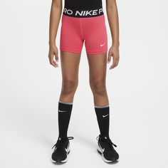 The Nike Pro Shorts are a super-duper stretchy, supportive layer that can be worn alone, or under your shorts or uniform. Add in Dri-FIT technology and sweat has no chance. Shorts Nike Pro, Short Nike, Nike Pro Shorts, Girls Shorts, Shorts Nike, Super Duper, Nike Kids, Nike Pros, Kids Shorts