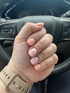 Peach nails woth flowers Spring Mani And Pedi Ideas, Peach And Blue Nails, Acrylic Nails Peach, Dominican Nails, Toe Colors, Chloe Style, Rounded Acrylic Nails, Peach Nails, Gel Nails At Home