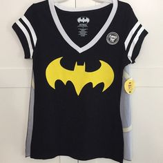 New With Tags, Batman Tee With Detachable Cape. Juniors Sizes. Batwoman, Goth Outfits, Yellow Black, Black N Yellow, Cape, Womens Tops