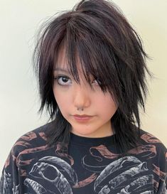 Rebellious Grunge Wolf Cut for Midi Hair Emo Short Haircut, Layered Alternative Hair, How To Cut Scene Hair, Emo Side Part, Side Part Wolf Cut, Grunge Girl Hair, Wolf Cut Side Part, Emo Haircuts Short, Emo Shag Haircut