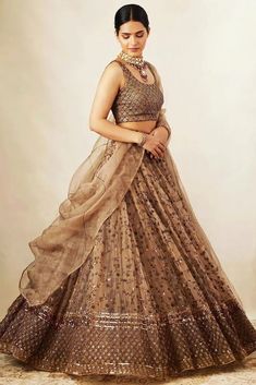 Mocha Mousse - Pantone Color Of The Year 2025 - ShaadiWish Lehenga For Bride Sister, Lehenga For Bride's Sister, Lehenga For Bride, Crop Top Lehenga, Saree Bollywood, Bride Sister, Colorful Crop Tops