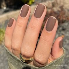 Brown Nail Polish, Brown Nail, Fall Manicure, Makijaż Smokey Eye, Fall Nail Colors, Brown Nails