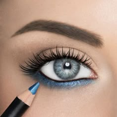 Makeup Tutorial Eyeliner, Eye Makeup Pictures, Eye Makeup Steps, Eye Makeup Designs, Blue Makeup, Makeup Pictures