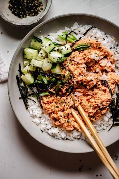 Tuna Roll Bowl, Salad And Rice Bowls, Tuna Fried Rice Recipes, White Rice Bowl Recipes, Rice Bowl With Egg, Canned Tuna Poke Bowl, Tuna Mayo Rice Bowl, Tuna Bowl Canned, Spicy Tuna Rice Bowl