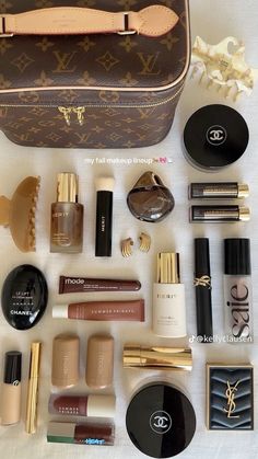 Makeup Drawer, Red Brown Hair, Makeup Aesthetic, Vogue Beauty, Brown Eyeshadow, Makeup To Buy, Luxury Makeup, Brown Nails, Daily Makeup