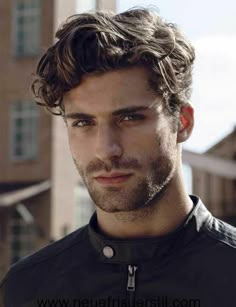 Rugged Hairstyles Men, Men’s Medium Haircuts Wavy, Mens Wavy Hairstyles Medium, Guy Curly Hair, Kyle Hair, Mens Wavy Haircuts, Haircut Options, Mens Short Curly Hairstyles, Aesthetic Supplies