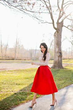 I am obsessed OBSESSED with this beautiful red skirt paired with a nude lace top and nude pumps. The best accessory? Red lipstick. Skirt Party Outfit, Australian Style, Red Circle, Red Skirt, Holiday Party Outfit, Women Party, Red Skirts, Skirt Outfit