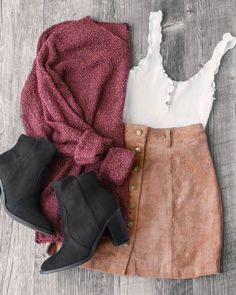 Corduroy Skirt, Skirt Outfit, Outfits Casual, Girls Sweaters, Mode Inspiration, Ladies Dress Design, Fall Winter Outfits, Outfit Idea