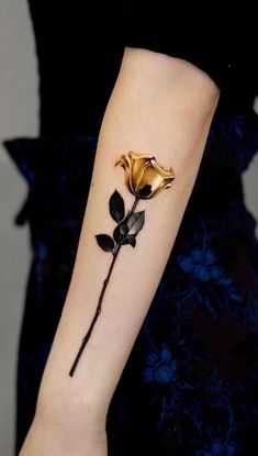 Cool Gold Rose Tattoo Sun Back Tattoo, Gold Tattoo Ink, Rose Gold Tattoo, Silver Tattoo, Gamer Tattoos, Muster Tattoos, Gold Tattoo, Metal Tattoo, Gorgeous Tattoos