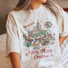 Merry Christmas Disney, Disney Fits, Disney Christmas Shirts, Christmas Disney, Disney Clothes, Very Merry Christmas, Disney Christmas, Disney Outfits, Christmas Shirts