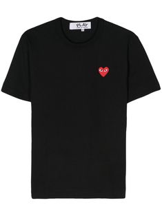 preto algodão textura de jersey decote careca mangas curtas patch de coração exclusivo no busto barra reta Comme Des Garcons Men, Heart Patch, Heart Patches, Comme Des Garcons Play, Dion Lee, Junya Watanabe, Tee Shirt Homme, Sergio Rossi, Yohji Yamamoto