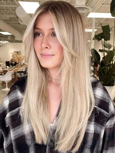 Curtain Bangs for Oblong Face Oblong Face Shape, Long Shiny Hair, Bangs With Medium Hair, Blonde Hair Inspiration, Haircuts Straight Hair, Long Hair With Bangs, Haircuts For Long Hair, Curtain Bangs, Long Hair Cuts