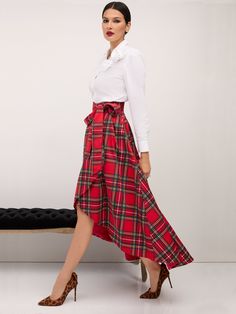 Tartan Top Outfit, Tartan Fashion Women, Red Tartan Skirt Outfit, Long Red Skirt Outfit, Tartan Skirt Outfit, Christmas Outfits Ideas, Red Tartan Skirt, Scottish Skirt, Plaid Clothes