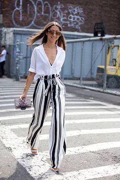 Work Outfits Frauen, New York Fashion Week Street Style, Foto Poses, Street Style Inspiration, Looks Chic, Cool Street Fashion, Work Outfits Women, Office Outfits, Striped Pants