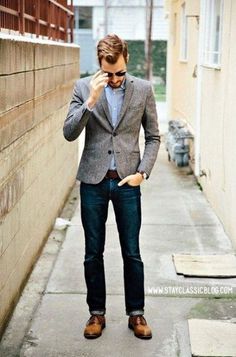 Sport Coat With Jeans, Sport Coat And Jeans, Business Casual Attire For Men, Classic Gentleman, Blazer Tweed, Grey Sport Coat, A Man In A Suit, Man In A Suit, Classic Wear