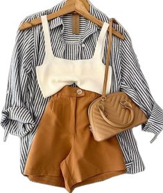 Summer Fall Transition Outfit Casual, Wine Walk Outfit, Summer 24 Outfit Ideas, European Outfits Summer, Neutral Outfits Summer, Florida Fall Fashion, Florida Fall, Outfit Verano, Fashion Style Inspiration