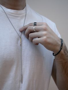 Hands Photography, Male Jewelry, Streetwear Jewelry, Men's Necklaces, Style Boy, Mens Silver Jewelry, Hand Photography, Indie Jewelry, Outfit Grid