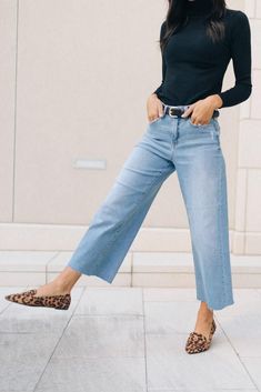 Yandow Wide Leg Cropped Denim – böhme Wide Leg Cropped Jeans Outfit, Cropped Jeans Outfit, Wide Leg Jeans Outfit, Cropped Wide Leg Jeans, Outfit Jeans, Print Shoes, Jeans Outfit, Mode Inspo, Big Fashion