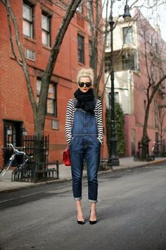 striped shirt overalls Fall Style, Mode Inspiration, Look Chic, Outfits Casuales, Primavera Estate, Look Fashion, Striped Shirt