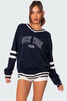 Sweater Contrasting stripes & V neckline Graphic text Oversized fit Acrylic Model wears size S Model height is 5'9 Item care: Machine wash at maximum 30ºC, do not bleach, do not tumble dry, iron at a maximum of 110ºC, do not dry clean. New York Sweater, New York Sweatshirt, Varsity Sweater, Oversized Sweater Women, Collar Cardigan, Cardigan Vest, Warm Coat, Sweater Design, Knit Pants