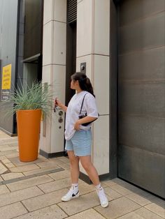 Summer fall shorts adidas nike blazer white tee fashion icon love style streetstyle minimalistic diy easy styles streetwear tomboy urbanstyle ootd outfit of the day Chubby Girl Fashion, Closet Revamp, Holiday Outfit, Who Cares, Holiday Outfits, Summer Girls, Summer Looks, Cool Outfits, Girl Fashion