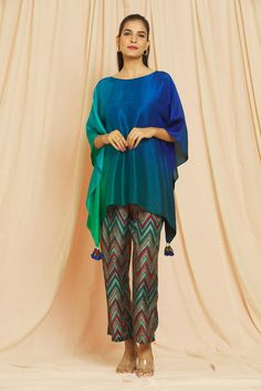 Kaftan Sleeves, Kaftan Tops, Kaftan Top, Kaftan Designs, Print Pant, Colour Texture, Kurti Designs Party Wear, Stylish Party Dresses, Stylish Dress Designs