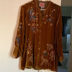 Johnny Was Velvet Button Down Tunic Top Celestial Embroidery Sz Xs. Color Is A Beautiful Golem Velvet Perfect For Fall Season Excellent To New Condition Fall Embroidered Button-up Blouse, Embroidered Button-up Blouse For Fall, Multicolor Embroidered Button-up Top, Bohemian Embroidered Button-up Blouse, Embroidered Bohemian Button-up Blouse, Fitted Bohemian Blouse With Button Closure, Celestial Embroidery, Johnny Was, Fall Season