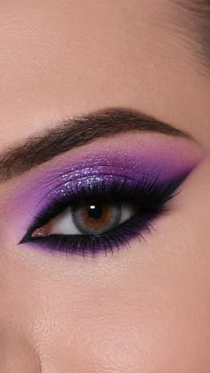 Purple Smokey Eye Makeup, Purple Eyeshadow Looks, Make Up Designs, Wedding Makeup Tutorial, Make Up Inspiration