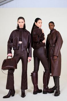 Hermès Fall 2024 Ready-to-Wear Collection | Vogue Leather Trend 2024, Camel Color Outfits, Paris Vogue, Leather Trend, Coat Trends, Chic Leather, Black Women Fashion, Winter Coats Women