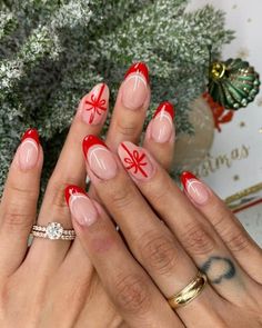 Christmas Nails French Tip, Christmas Nails French, Nails French Tip, Red Christmas Nails, Christmas Nails Easy, Cute Christmas Nails, Christmas Gel Nails, Christmas Nails Acrylic, Nails French