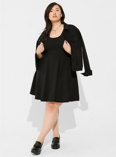 Mini Foxy Skater DressMini Foxy Skater Dress, BLACK Skater Dress With Pockets, Boohoo Skater Dress, Plus Size Skater Dresses, Sundress Season, Pink Skater Dress, Effortless Outfit, Fashion Dresses Casual, Outfits Fashion, Favorite Dress