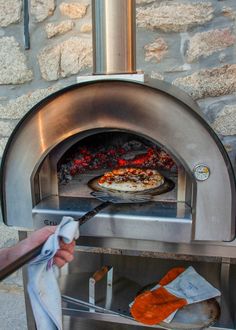 Cru Ovens Pizza Oven Cru Pro 60 Wood-Fired Oven Santa Pizza, Old Oven, Pizza Oven For Sale, Fireplace Cooking, Wood Burning Pizza Oven, Oven Outdoor, Refractory Brick, Wood Fired Cooking, Wood Burning Oven