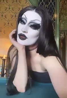 Gottmik Makeup, Goth Drag Queen, Goth Drag Makeup, Alternative Drag, Goth Drag, Futuristic Makeup, Cute Emo Outfits, Mime Makeup