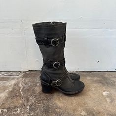 More interesting positions in the profile!😎 Discount when buying multiple items! If you have any questions write in messages Shipping: USA 2 weeks Europe 1-2 weeks Australia-Canada 3-4 weeks 2000s Boots, Black Boots For Women, Types Of Boots, Y2k Boots, Old Boots, Stunning Shoes, Low Boots, Aesthetic Shoes, Cute Fit