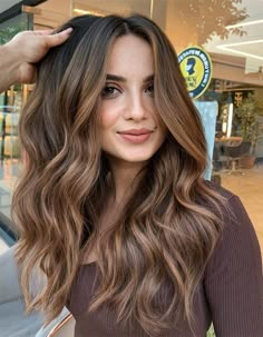 spring hair colors, hair color ideas for brunettes, brunette hairstyle Rambut Brunette, Brown Hair Inspo, Brunette Hair With Highlights, Hair 2022, Brunette Balayage, Brunette Balayage Hair, Hair Color Light Brown, Spring Hair Color, Brown Hair Balayage