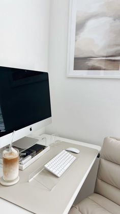 Modern home office desk setup Minimalist Home Office, Ig Reels, Photos Aesthetic, Videos Aesthetic, Desk Space, Modern Home Office, Office Setup, Desk Set