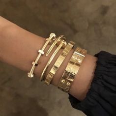 Cartier Bracelet Aesthetic, Gold Cartier Bracelet, Cartier Bracelet Stack, Aria Vitiello, Belly Button Piercing Cute, Bridal Crown Crystal, Bracelet Aesthetic, Preppy Jewelry, Cartier Bracelet