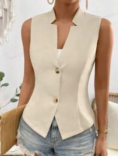 College Student Needs, Clothing Pattern Design, Women Blouses Fashion, Long Kurti Designs, Classy Casual Outfits, Stylish Work Outfits, Best Street Style, Vest Outfits, To Laugh